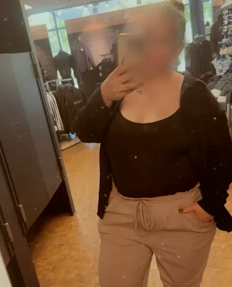 Ramona, 27 anni